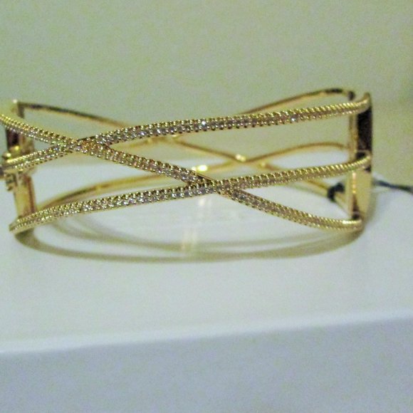 NWT $175 NADRI BRACELET 18k Gold Plated Pave Crystal Cubic Zirconia - Picture 1 of 9